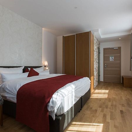 Hotel Am Schrannenplatz เมมมิงเงน ภายนอก รูปภาพ