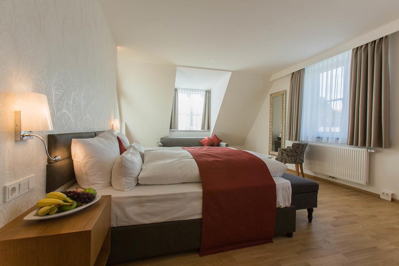 Hotel Am Schrannenplatz เมมมิงเงน ภายนอก รูปภาพ