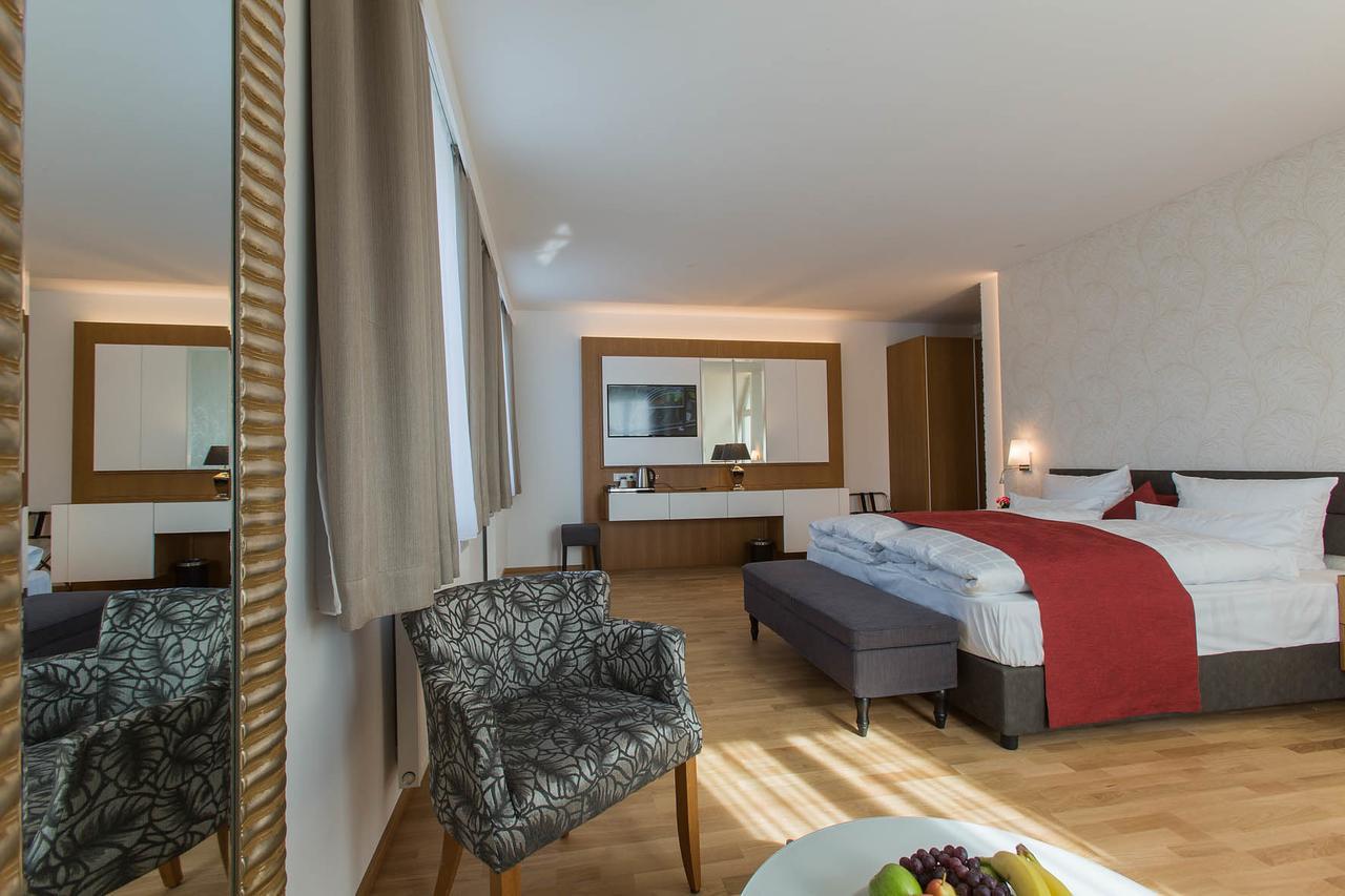 Hotel Am Schrannenplatz เมมมิงเงน ภายนอก รูปภาพ